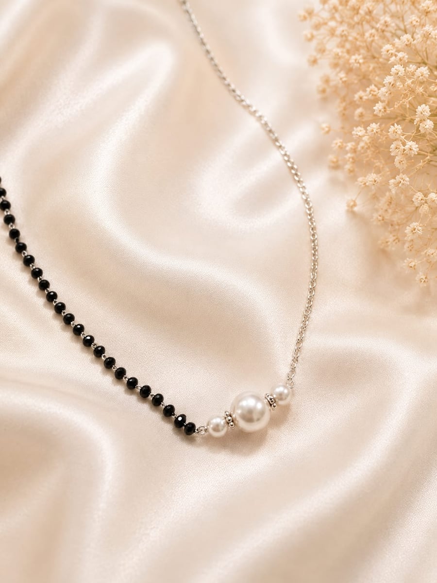 BLACK BEAD PEARL TRIO MANGALSUTRA