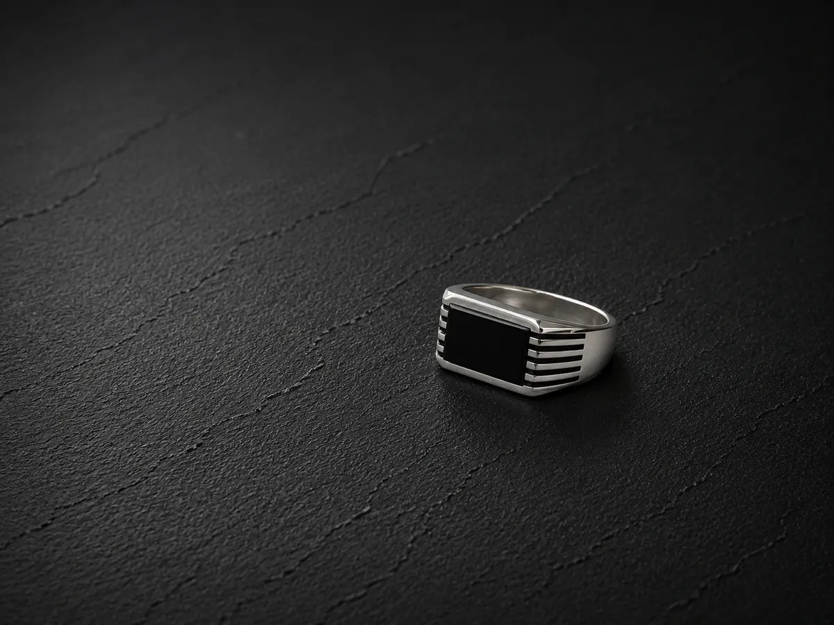 Fan Rib Onyx Signet Ring
