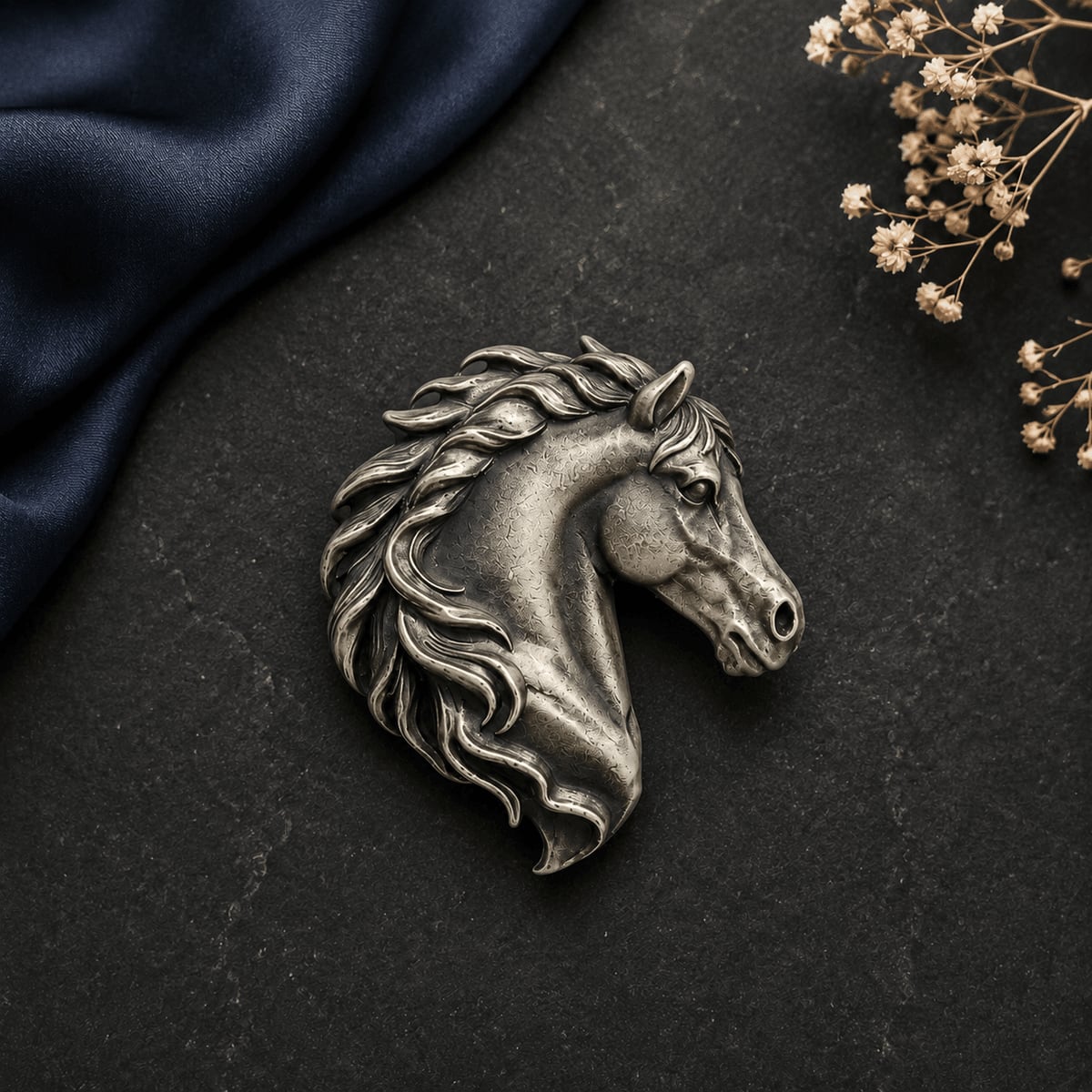 ROAYAL HORSE BUTTON