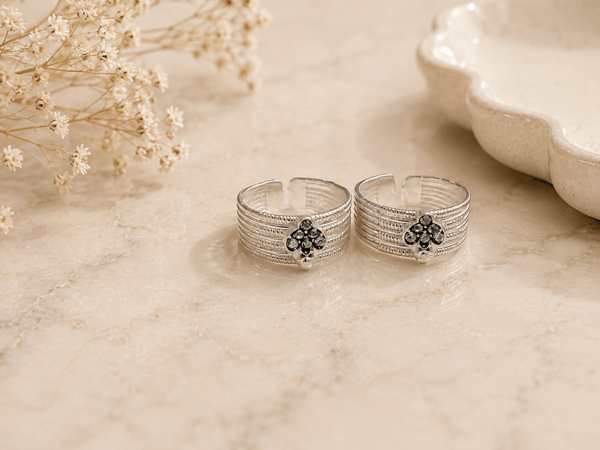 Wide Multi-Stripe Oxidised Flower Bichhiya