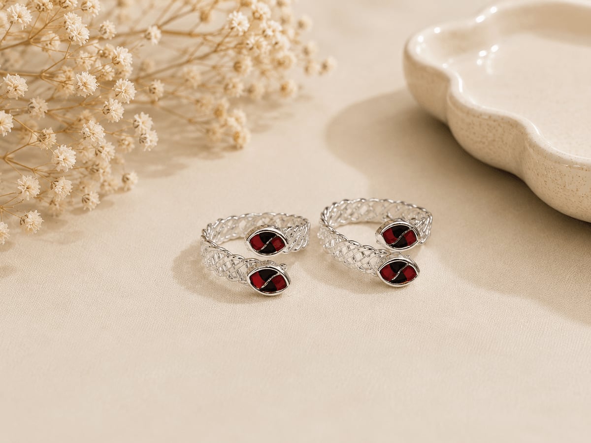Braided Band Red Enamel Oval Bichhiya