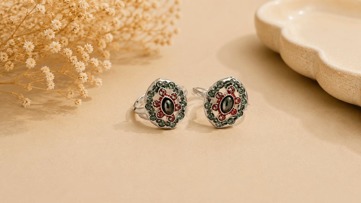 Black Oval CZ Halo Enamel Bichhiya