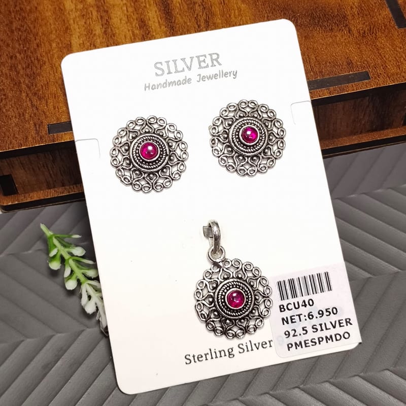 BCU40 Oxidised Filigree Ruby Round Pendant Set