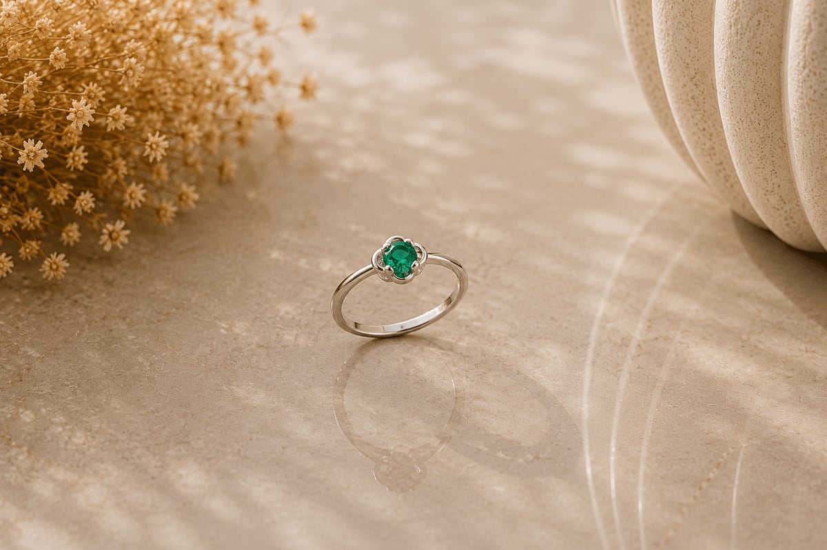 Green Solitaire Clover Ring